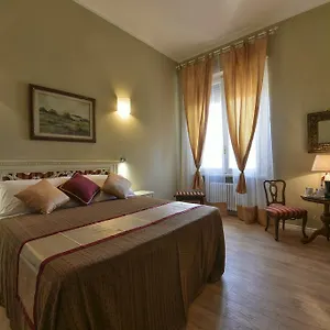 https://florence-station-rooms.it-tuscanyhotel.com
